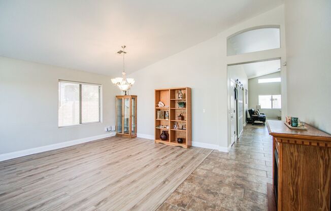 Stunning 4 bedroom Single story in Wildwood!