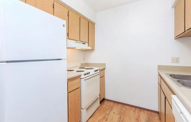 1 bed, 1 bath, 800 sqft, $1,265, Unit 240