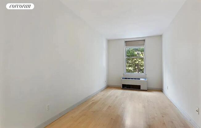 1 bed, 1 bath, $4,600, Unit 2J