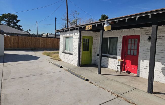 STUDIO HOME IN DOWNTOWN LAS VEGAS!