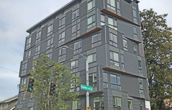 Studio, 1 bath, 232 sqft, $1,315, Unit THE STAX 5001 Unit 405 MFTE