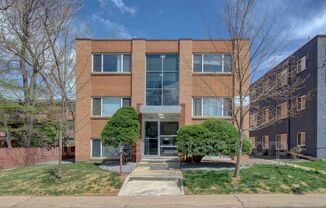 830 DEXTER ST