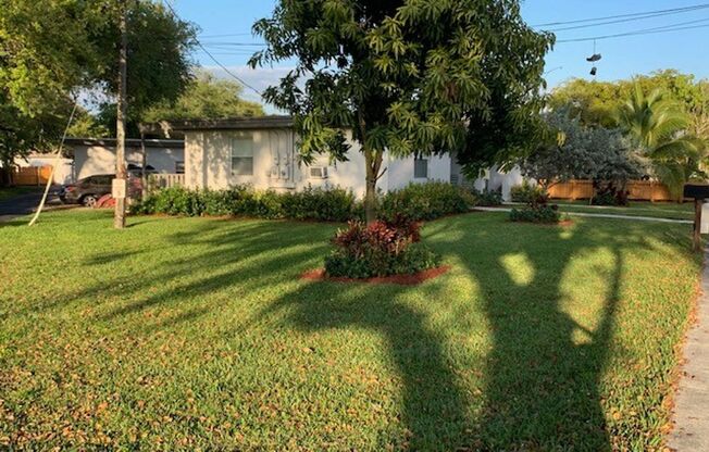 5819 Polk St Hollywood, FL 33021