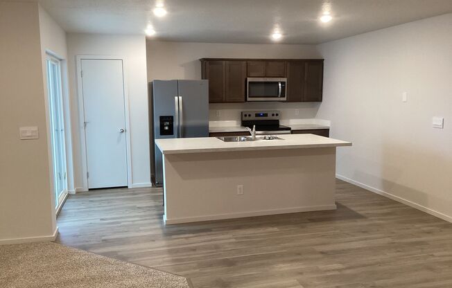 Gorgeous Newly Built House!! #1470