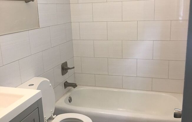 1 bed, 1 bath, 750 sqft, $1,199, Unit 03
