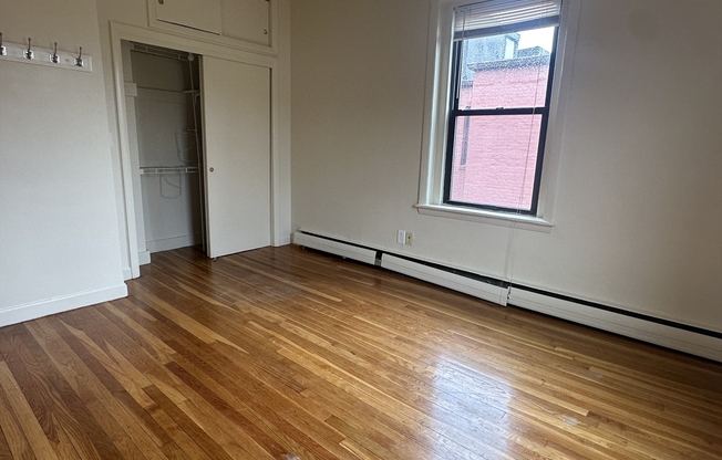 1 bed, 1 bath, 400 sqft, $2,300, Unit 43