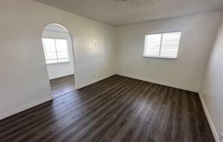 2 beds, 1 bath, $1,100