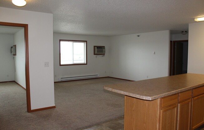 3 beds, 2 baths, 1,285 sqft, $1,425, Unit 323