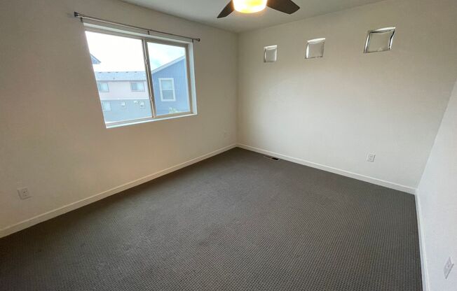 3 beds, 2.5 baths, $2,325