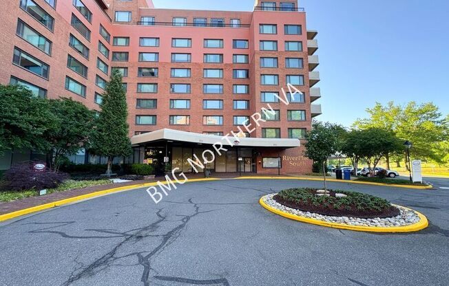 1011 Arlington Blvd