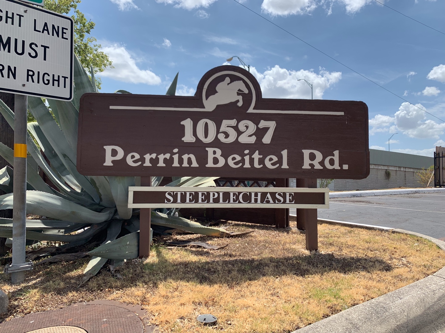 BEAUTIFUL 3 BR CONDO IN DESIRED GATED COMMUNITY - NORTH EAST ISD - CENTRALLY LOCATED - ABSOLUTELY NO PETS ALLOWED