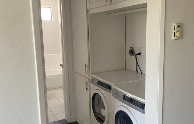1 bed, 1 bath, 670 sqft, $2,350, Unit 221