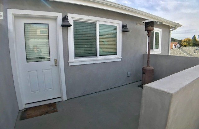 2 beds, 1 bath, $3,275