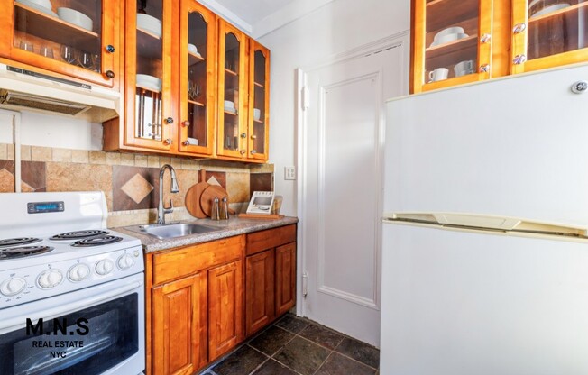 Studio, 1 bath, $3,500, Unit 3F