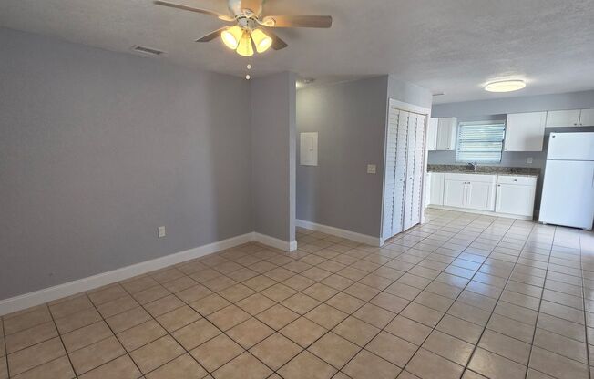 2 beds, 1 bath, 1,000 sqft, $1,395, Unit 5720 D