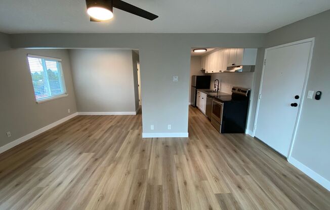 1 bed, 1 bath, 611 sqft, $1,970, Unit 72 - 12