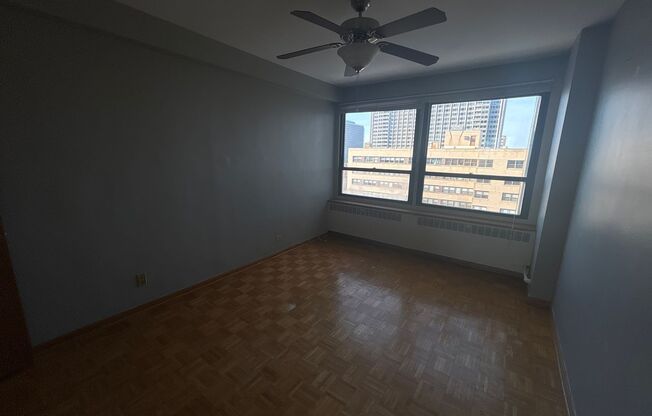 1 bed, 1 bath, 700 sqft, $1,750, Unit 418-1209
