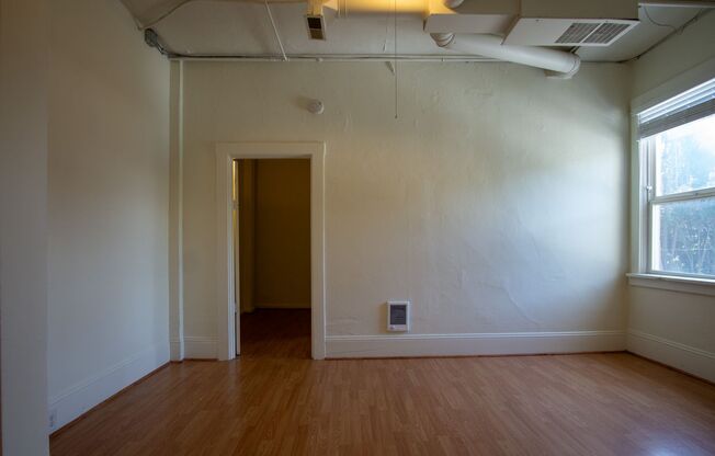 2 beds, 1 bath, $1,345, Unit 214