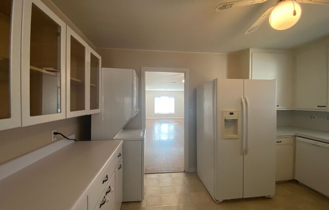 3 beds, 1 bath, $1,395