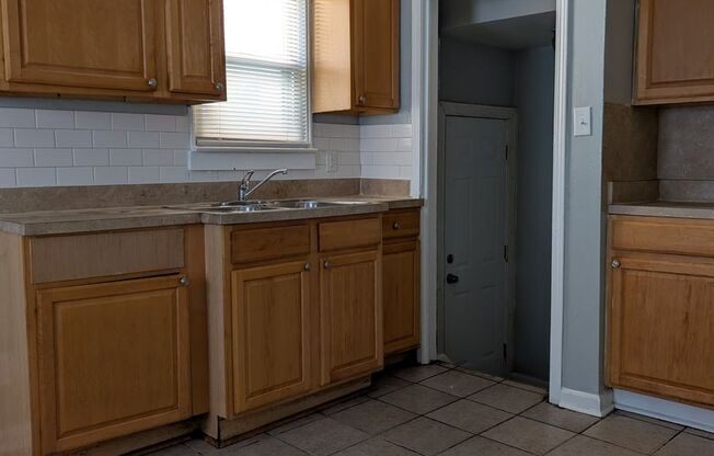 11285 Christy- 3 BEDS & 1.5 BATH FOR RENT!