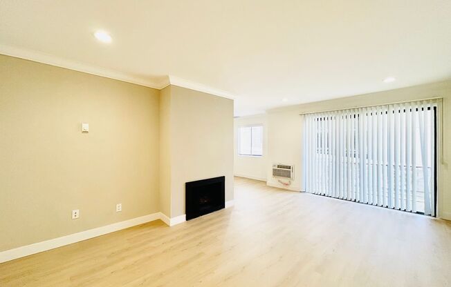 1 bed, 1 bath, $2,395, Unit 19