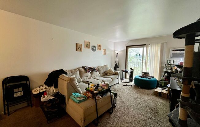 2 beds, 1.5 baths, $1,350, Unit 205