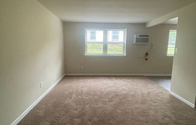 1 bed, 1 bath, 600 sqft, $1,175, Unit B12