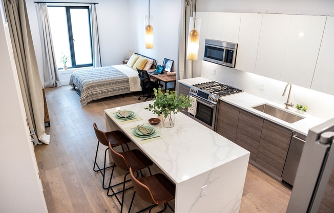 1 bed, 1 bath, 643 sqft, $3,300, Unit 206