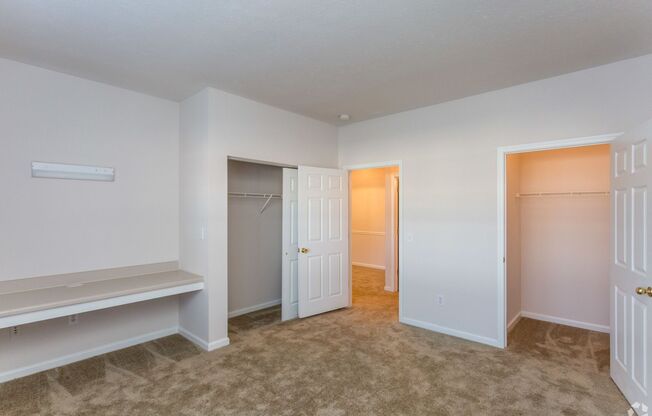 1 bed, 1 bath, 800 sqft, $1,175, Unit 6450E