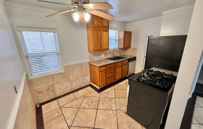 1 bed, 1 bath, 650 sqft, $2,150