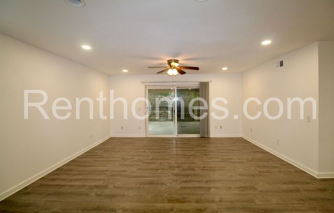 Poway, 13828 Otis Pl - Cul-De-Sac, Luxury Vinyl Plank Flooring, Air Conditioner, Attached 2 Car Garage.