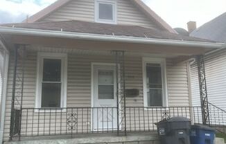 Cute 2 Bedroom Located in North Toledo