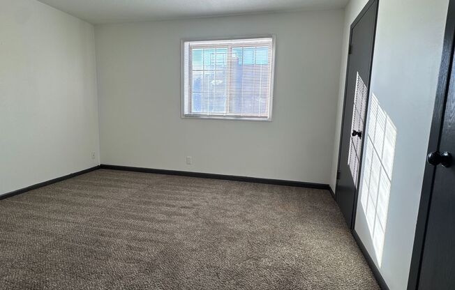 1 bed, 1 bath, $750, Unit 2