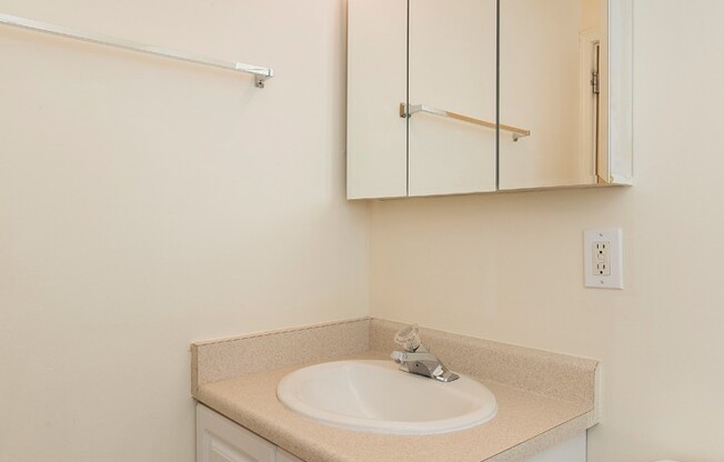 1 bed, 1 bath, 630 sqft, $1,845, Unit R-407
