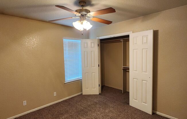 3 beds, 2 baths, $1,250