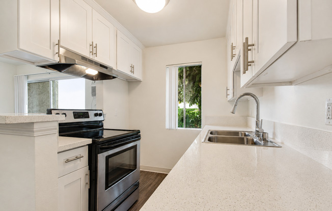 Studio, 1 bath, 575 sqft, $1,554, Unit 309