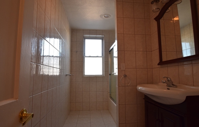4 beds, 2 baths, 1,000 sqft, $6,300, Unit 302