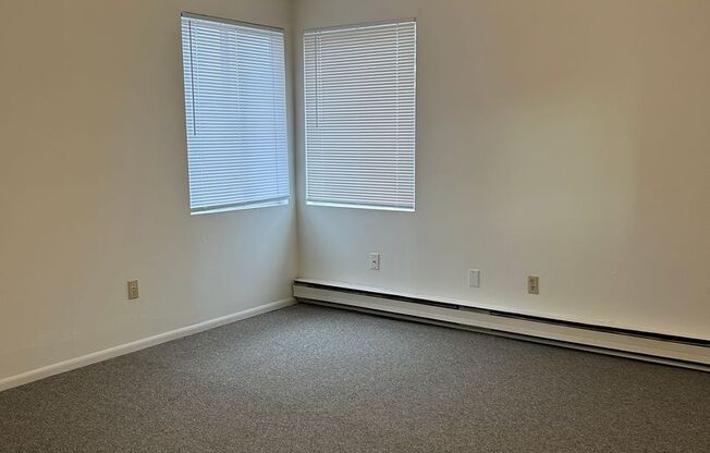 Studio, 1 bath, $1,195, Unit 2708-C