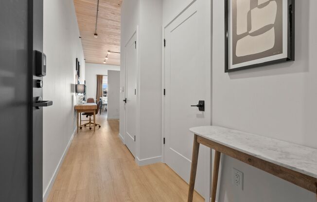 Studio, 1 bath, 540 sqft, $1,665, Unit 416