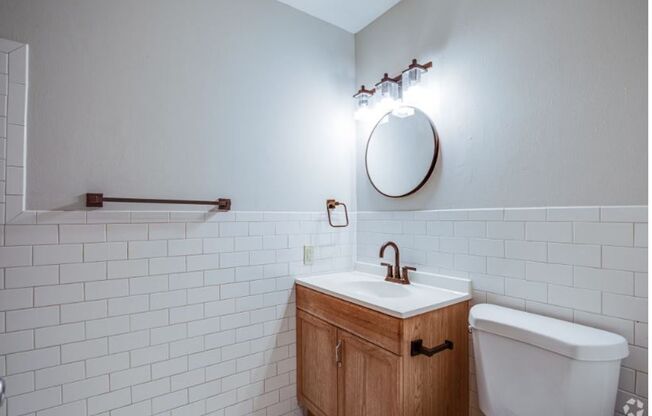 2 beds, 1 bath, 1,000 sqft, $1,299, Unit 3737-204