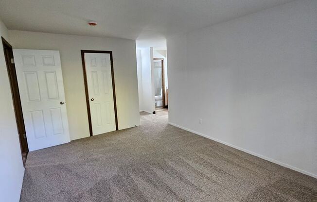 2 beds, 2 baths, 960 sqft, $1,025, Unit 21 - 107