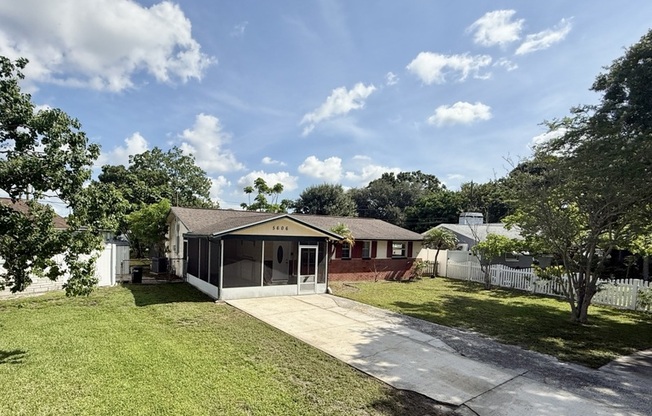5606 89 AVE