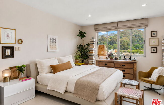 1 bed, 1.5 baths, 998 sqft, $5,500, Unit 903