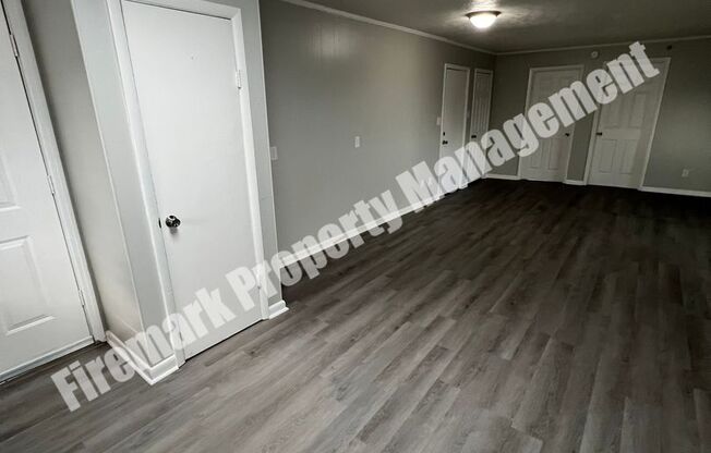 2 beds, 1 bath, $1,299, Unit 7