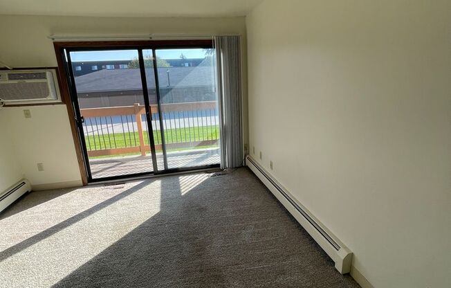 1 bed, 1 bath, 600 sqft, $620, Unit 2526-16