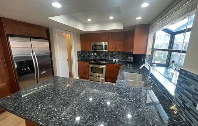 Updated 3 bed 2.5 bath Townhouse in Campbell with AC.