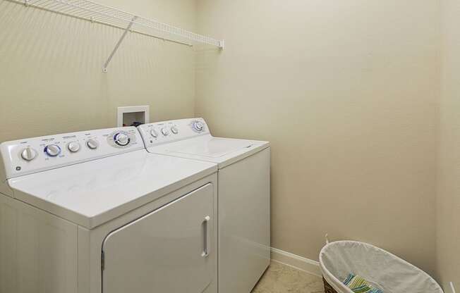 Laundry Room at Ultris Wynnfield Lakes, Jacksonville, FL,32246