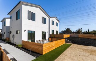 Private Yard, Laundry, Luxurious and Newly Built