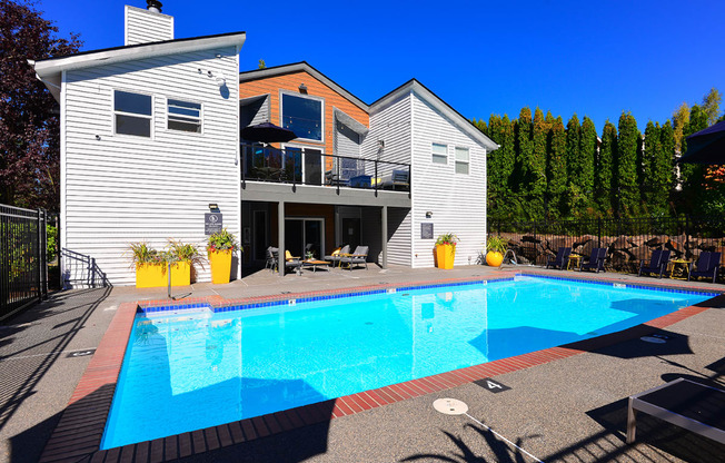 Everett Apartments-  The Lynx Pool