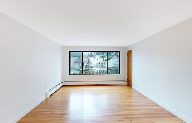 2 beds, 1 bath, 700 sqft, $2,300, Unit 23